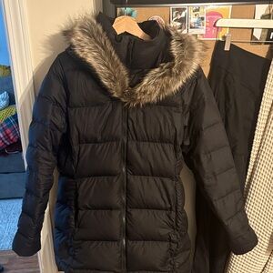 Women's Black Puffer Jacket with Faux Fur Trim